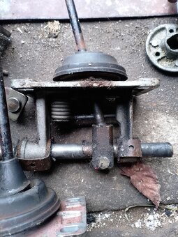 Škoda 100L 110L 105L 120L kulisa řazení - 2