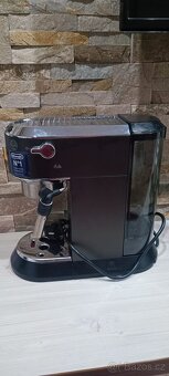 Kávovar De'Longhi Dedica EC 685.BK - 2