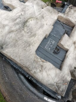 Kryt motoru kia sorento 2.5 - 2