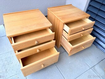 Dřevěný noční stolek s šuplíky - 2