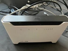 MikroTik RouterOS, LTE, Wi-Fi, 5x LAN, USB 2.0 + Externí LTE - 2