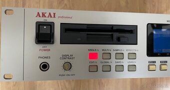 Akai S3000XL - 2