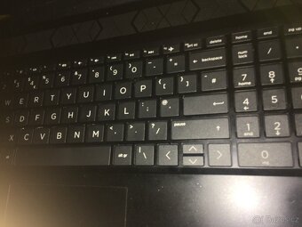 hp pavilion gaming 15 rtx3050 lesklí noví displey+klavesnice - 2