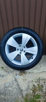 Originál Kola škoda 215/55/r17 - 2