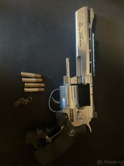 Airsoft revolver - 2