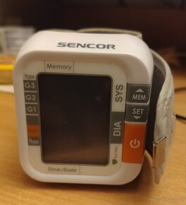 Měřič tlaku na zápěstí Sencor - 2