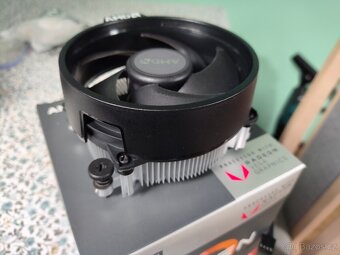 Procesor - CPU AMD Ryzen 2400G - 2