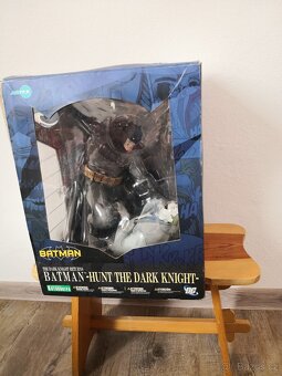 Soška Batman hunt the dark knight ne Sideshow ne Neca - 2