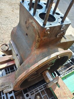 Motor Zetor 25 - 2