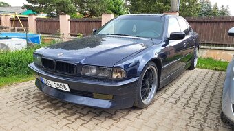 BMW e38 - 2