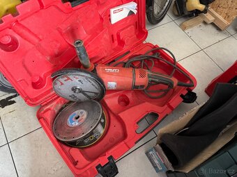 UHLOVÁ BRUSKA HILTI AG 230-24D - 2