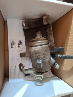 Octavia I, 81kw zadní brzdové třmeny - 2