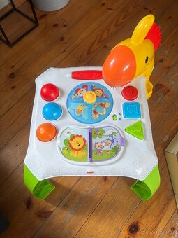 Fisher Price žirafa rostoucí s dítětem - 2