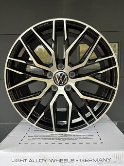 MAM RS4 R18 - 2