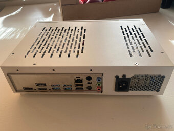 Mini ITX, Ryzen 7 5700G, AM4 B550, 16GB DDR4, 180W zdroj - 2