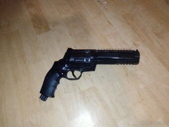 Obraný revolver Umarex vzduchovka - 2