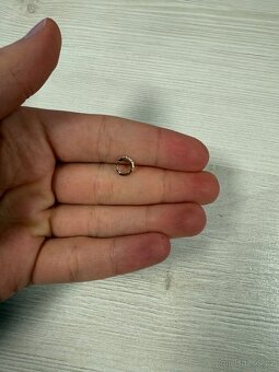 Zlatý piercing do ucha - 2