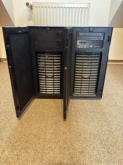 2x PC Skříň Fractal Design - 2