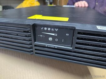 Výkonná racková UPS HP R/T3000 INTL (3300VA / 3000W) - 2