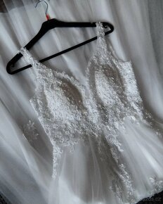 Překrásné,bohoo svatební šaty s týlovou sukní. - 2