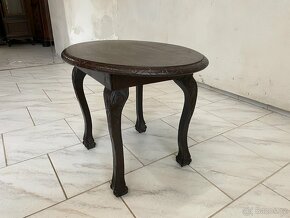 Stylový masivní stolek - 2