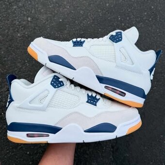 Nike SB x Air Jordan 4 - Navy - 2