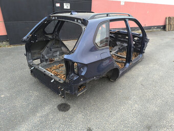 Bmw e70 karoserie na výřezy - 2