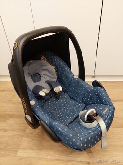 Set Maxi Cosi: 2x autosedačka (0-13 kg a 9-18 kg) + základna - 2