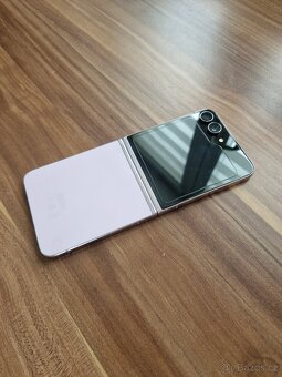 Samsung Z Flip 5 - 2