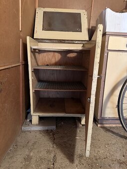 Starší komoda / skříňka na umyvadlo - 2