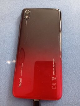 Mobilní telefon červený redmi 7A - 2
