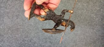 Bronzová soška - 2