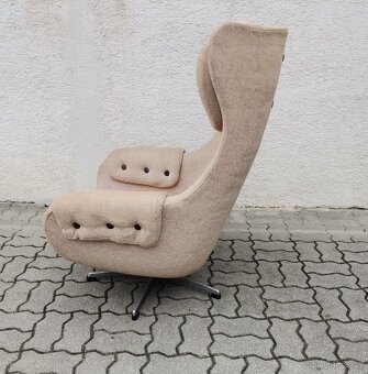 Velke retro otocne kreslo usiak usak Up Zavody - 2