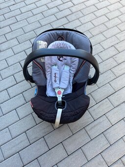 Dětská autosedačka - 2