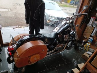 Suzuki VL1500LC Intruder - 2