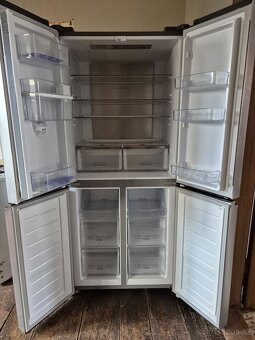 Lednice Hisense RQ563N4SWI1 - 2