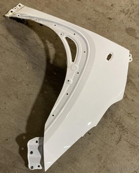 Pravy predni blatnik Toyota Aygo X - 2