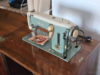 Šicí stroj Lada - 2