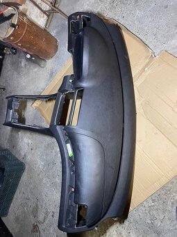 BMW E46 sedan palubní deska - 2