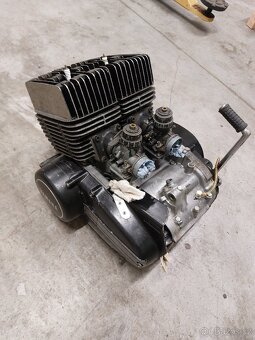 Motor Yamaha RD 250 - 2