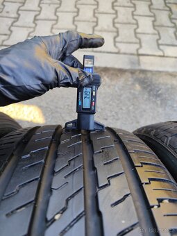 Letní pneu 235/45/18 - 2