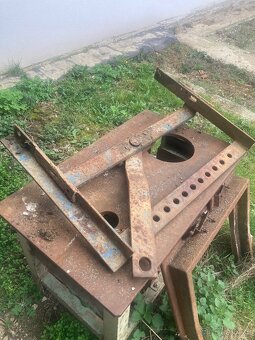 Závěs na Zetor 25 - 2