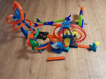 Velká Hot Wheels dráha - 2