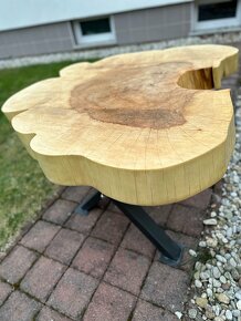 Masivní dřevěný stůl - 2