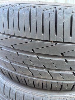 Letní pneu 235/50R19 - 2