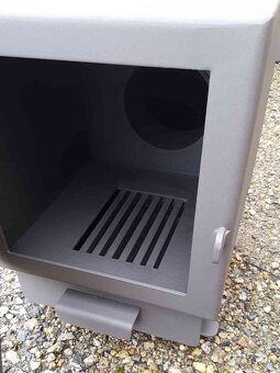 Kvalitní externí topeniště k udírně - 2