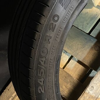 Letní pneu 245/40 R20 99Y Continental 4mm - 2