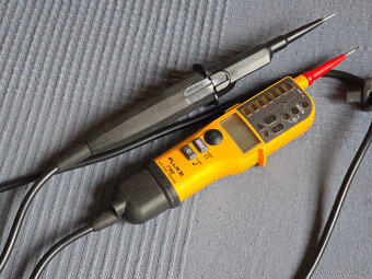 Prodám zkoušečka napětí Fluke T150 - 2