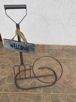KOVOVÁ DEKORACE - DRŽÁK NA KVĚTINČ - 2