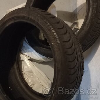 Pneu 225/40 R18 - 2